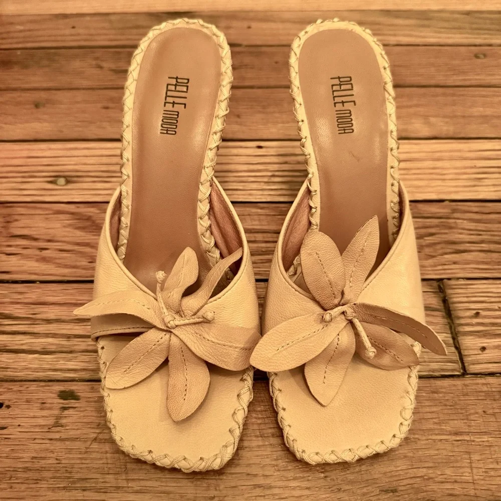 Pelle Moda Tan Leather Heels - Picture 2 of 8